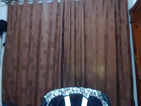 Snapshot of Redhead_incandy chatting on August 6, 9:04 am Redhead incandy online show from August 6, 9:04 am