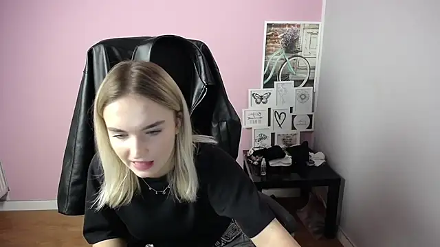 viktoria lovely online show from October 22, 9:31 am