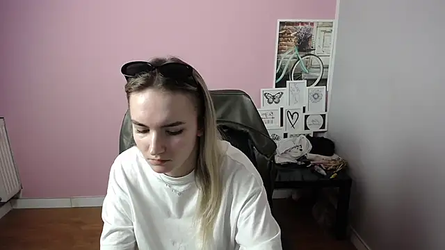 viktoria lovely online show from March 9, 12:20 pm