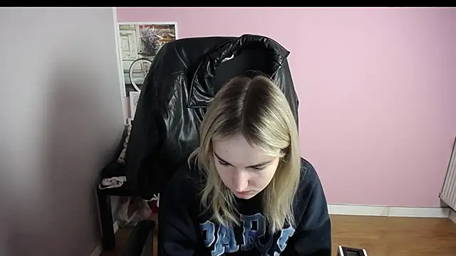 viktoria lovely online show from February 16, 6:34 am