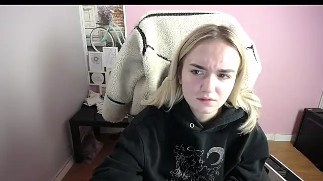 viktoria lovely online show from December 18, 9:36 am