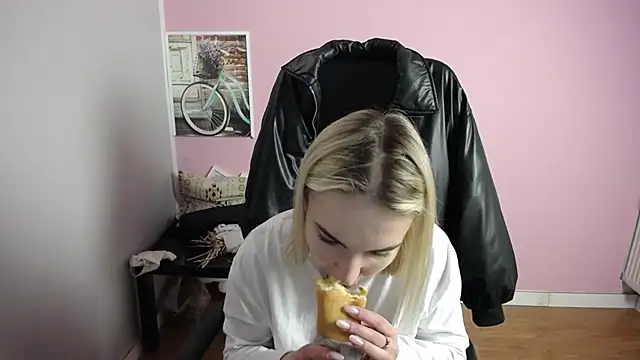 viktoria lovely online show from April 9, 11:16 am