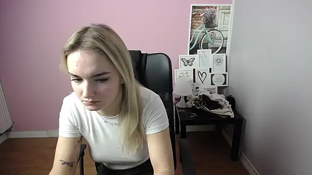 viktoria lovely online show from December 3, 7:16 am