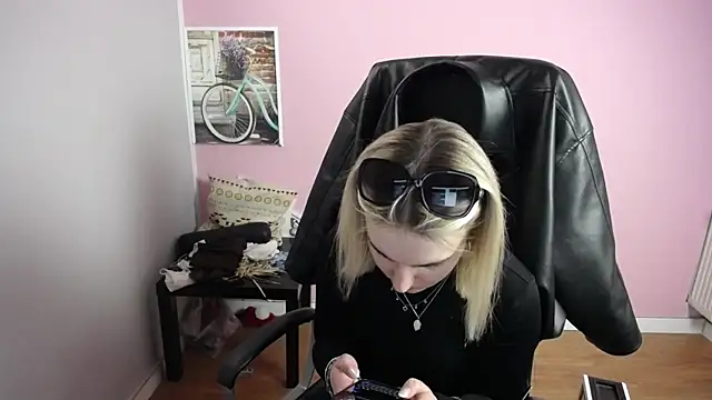 viktoria lovely online show from April 29, 11:03 am