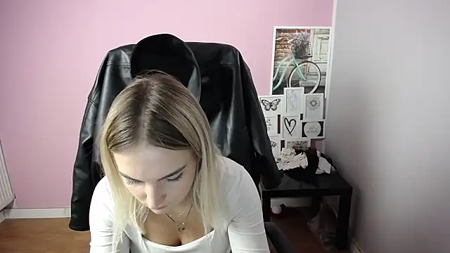 viktoria lovely online show from October 13, 11:23 am