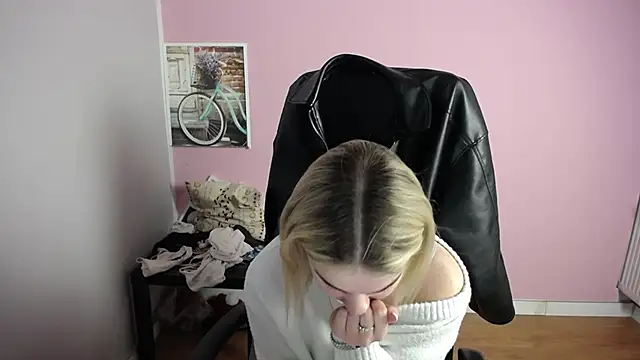 viktoria lovely online show from April 22, 6:31 am