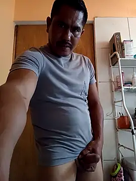 Snapshot of negro15cm17 chatting on October 2, 4:10 pm negro15cm17 online show from October 2, 4:10 pm