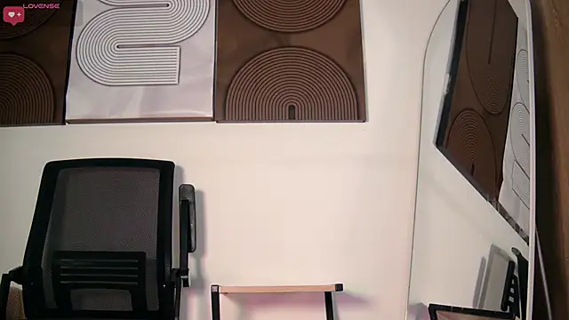 aidaadams online show from March 7, 10:54 am