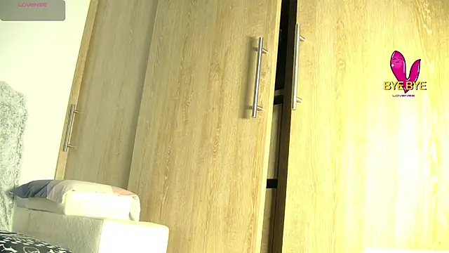 aidaadams online show from November 26, 11:10 am