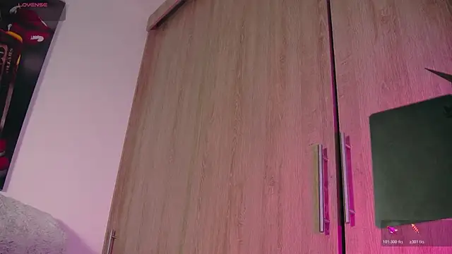 aidaadams online show from November 1, 11:04 am