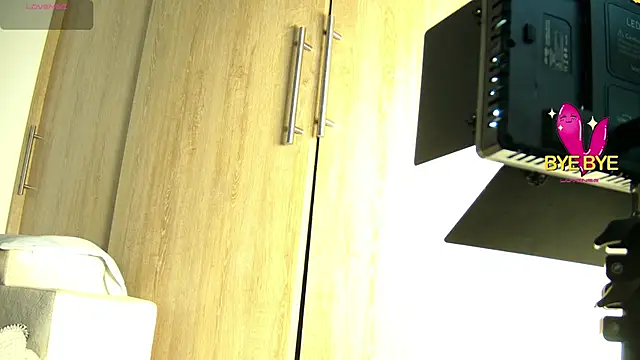 aidaadams online show from November 12, 11:36 am