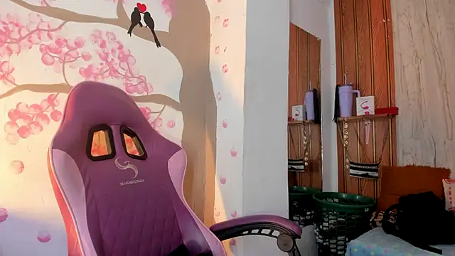 Alika01 online show from February 10, 1:10 pm