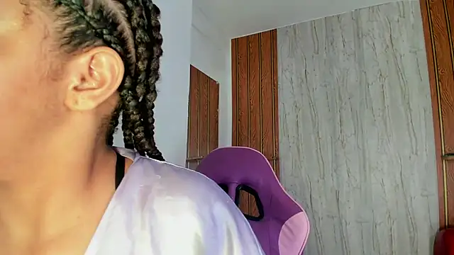 Alika01 online show from October 4, 1:45 pm