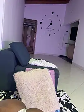 NicholScully online show from March 25, 1:06 am