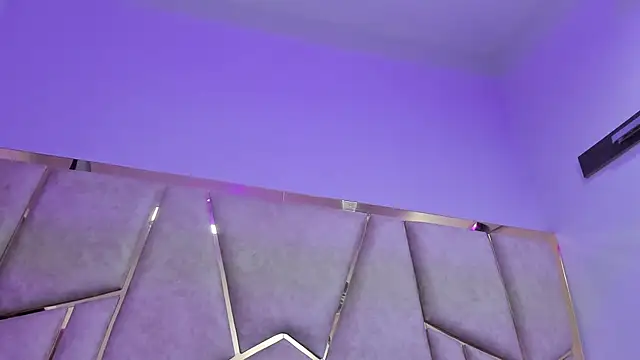 Kloe Candy1 online show from April 19, 5:52 am