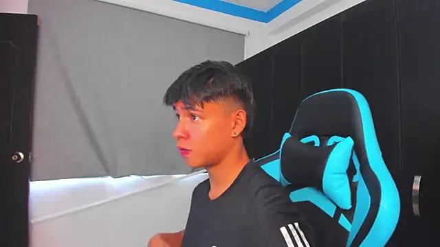 Snapshot of Bray_Kevin chatting on November 20, 5:57 pm Bray Kevin online show from November 20, 5:57 pm