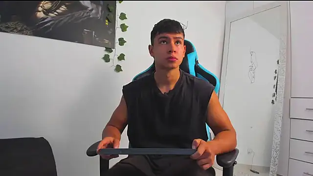 Snapshot of Bray_Kevin chatting on March 5, 4:24 pm Bray Kevin online show from March 5, 4:24 pm