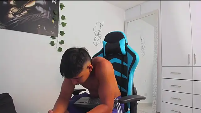 Snapshot of Bray_Kevin chatting on February 19, 6:00 pm Bray Kevin online show from February 19, 6:00 pm