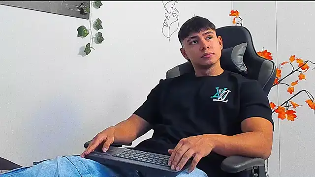 Bray Kevin online show from February 16, 8:40 pm