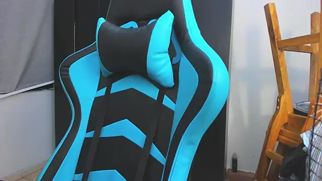 Snapshot of Bray_Kevin chatting on November 23, 3:27 am Bray Kevin online show from November 23, 3:27 am