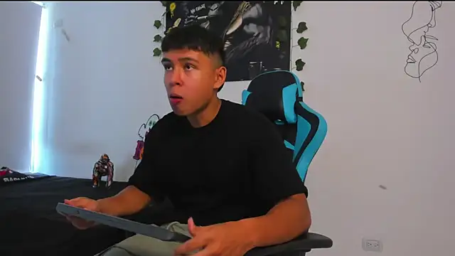 Snapshot of Bray_Kevin chatting on February 23, 5:50 pm Bray Kevin online show from February 23, 5:50 pm