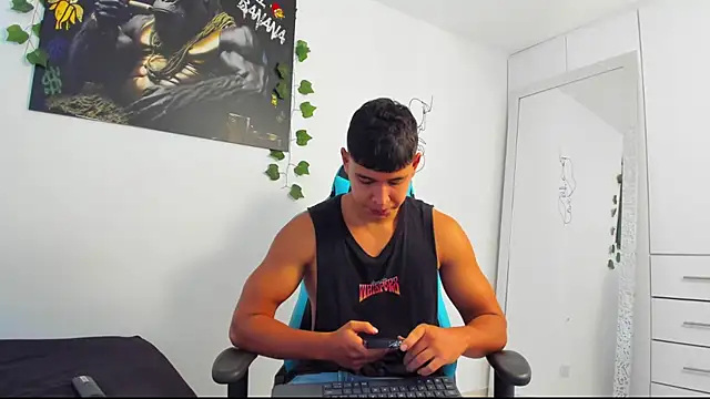 Snapshot of Bray_Kevin chatting on March 10, 3:52 pm Bray Kevin online show from March 10, 3:52 pm