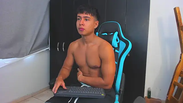 Snapshot of Bray_Kevin chatting on November 29, 2:50 pm Bray Kevin online show from November 29, 2:50 pm