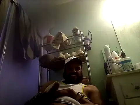 Snapshot of MrDickUdown24_7 chatting on January 18, 12:13 am MrDickUdown24 7 online show from January 18, 12:13 am