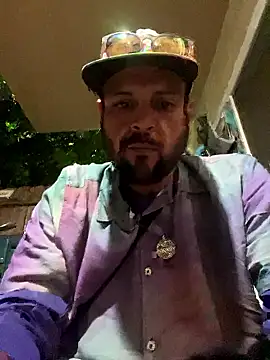 Snapshot of MrDickUdown24_7 chatting on January 12, 3:24 am MrDickUdown24 7 online show from January 12, 3:24 am