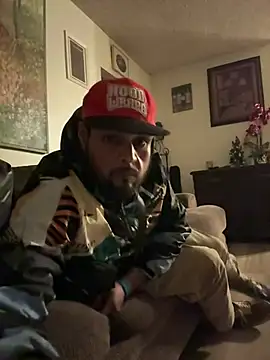 Snapshot of MrDickUdown24_7 chatting on February 16, 11:27 am MrDickUdown24 7 online show from February 16, 11:27 am