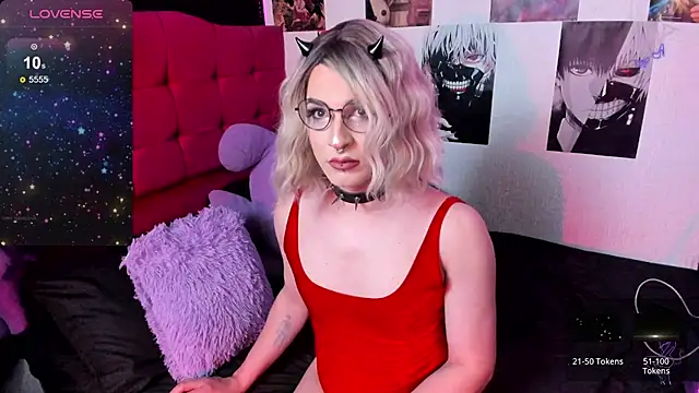 Snapshot of Violetx_moon chatting on November 3, 1:44 am Violetx moon online show from November 3, 1:44 am