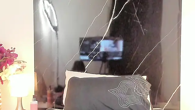 BellaaStarlix online show from March 4, 7:32 pm