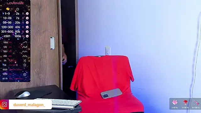 Snapshot of Demian_cute18 chatting on February 11, 2:57 am Demian cute18 online show from February 11, 2:57 am