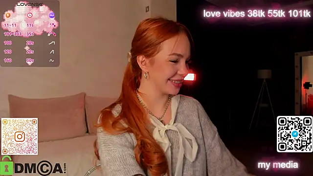 Snapshot of Tracy-Taylor chatting on October 14, 12:33 am Tracy-Taylor online show from October 14, 12:33 am