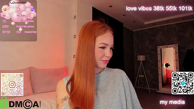 Snapshot of Tracy-Taylor chatting on October 9, 12:55 am Tracy-Taylor online show from October 9, 12:55 am