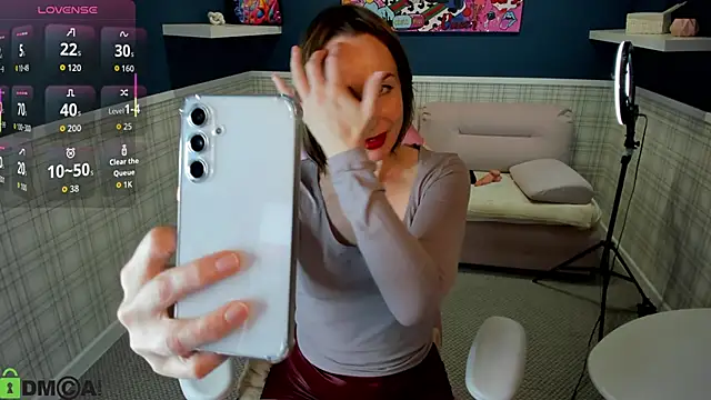 Jaqueline Richardson online show from December 16, 9:57 am