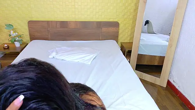 Snapshot of Mrs_booty chatting on October 9, 2:39 pm Mrs booty online show from October 9, 2:39 pm