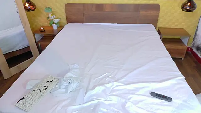 Snapshot of Mrs_booty chatting on October 20, 3:01 pm Mrs booty online show from October 20, 3:01 pm