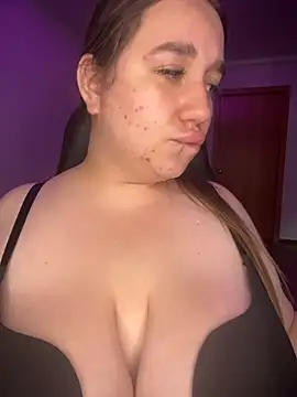 Snapshot of GabiBoobs chatting on June 29, 6:07 pm GabiBoobs online show from June 29, 6:07 pm
