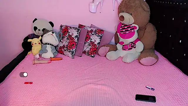 Ciinamonloren online show from December 19, 3:32 am