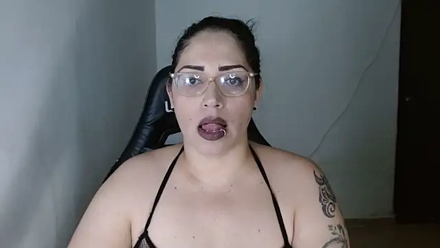 natashasmithe online show from March 3, 1:23 am