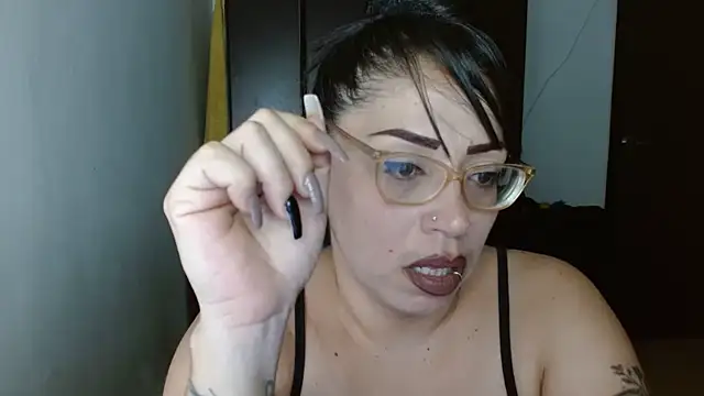 Snapshot of natashasmithe chatting on February 7, 1:58 am natashasmithe online show from February 7, 1:58 am