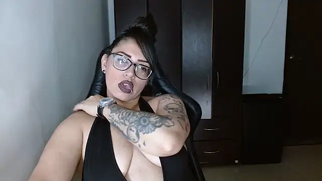 natashasmithe online show from May 18, 12:22 am