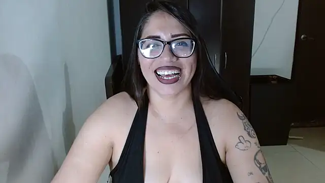 Snapshot of natashasmithe chatting on June 12, 1:25 am natashasmithe online show from June 12, 1:25 am