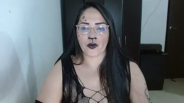 Snapshot of natashasmithe chatting on October 31, 1:02 am natashasmithe online show from October 31, 1:02 am