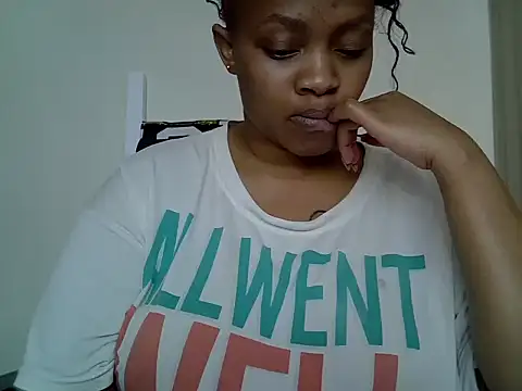 Snapshot of Brown_sexy chatting on November 19, 6:13 am Brown sexy online show from November 19, 6:13 am