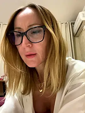 LauraDavis online show from January 14, 4:43 pm