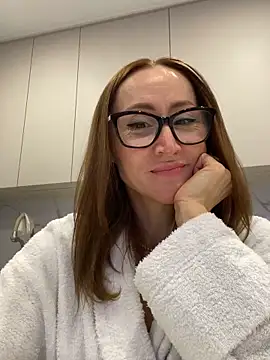 LauraDavis online show from February 22, 2:41 pm