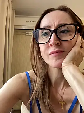 LauraDavis online show from February 28, 12:49 pm