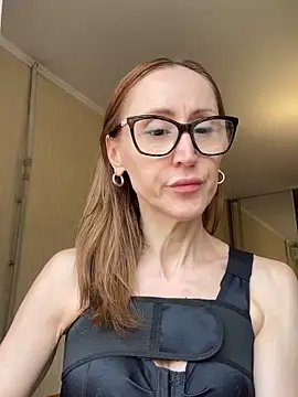 LauraDavis online show from April 15, 12:53 pm